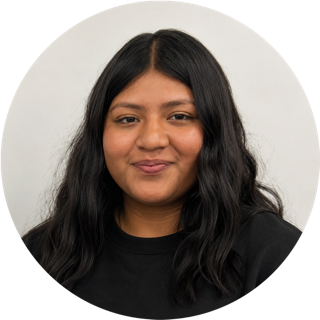 Headshot of Isbeth B., third place scholarship winner